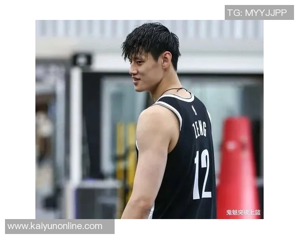 曾凡博回防失位被狄龙三分命中比赛局势瞬息万变