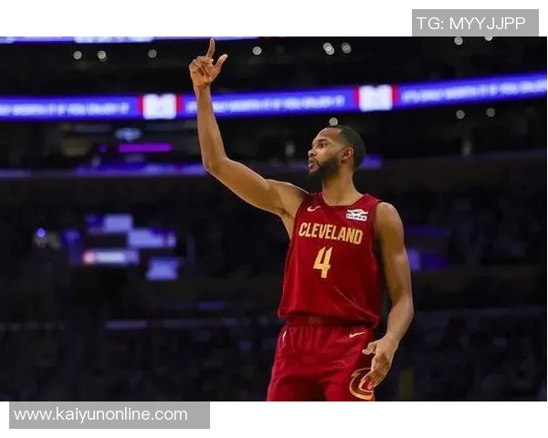 小莫布里表现平平16投仅中6得14分8板5助3断1帽正负值13